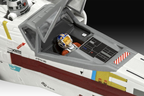 Carson Teva's X-Wing Fighter: The Mandalorian